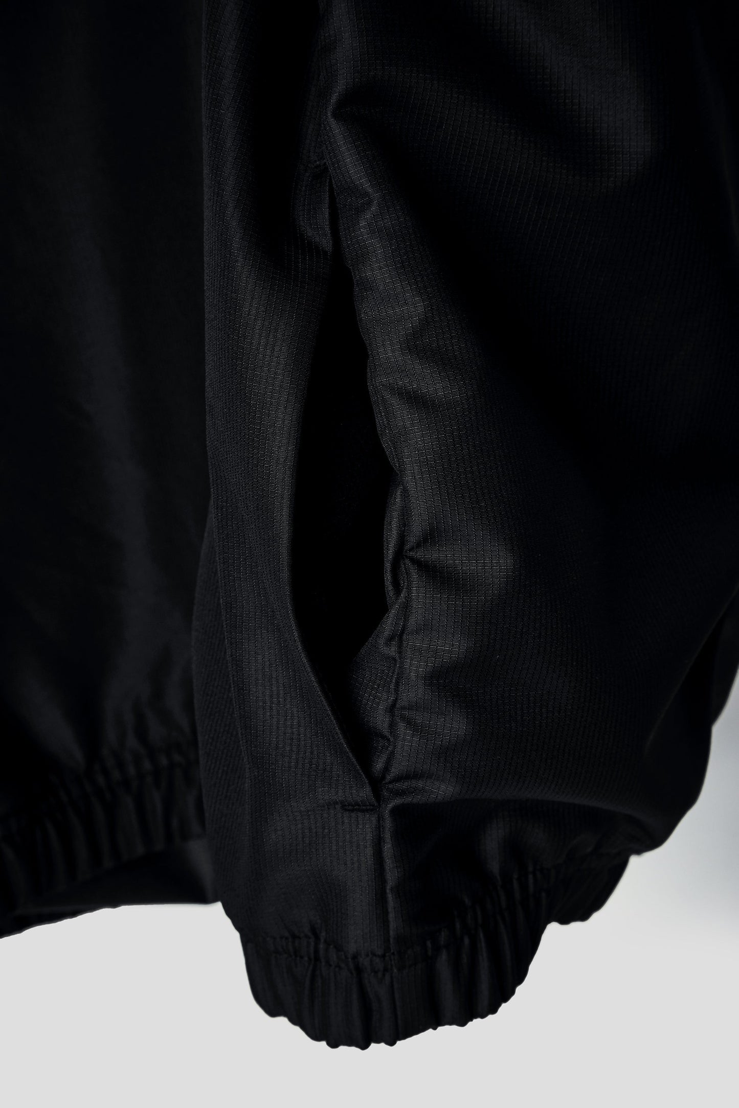 LIQUID PRESTIGE HALF ZIP WINDBREAKER - BLACK - Team Liquid