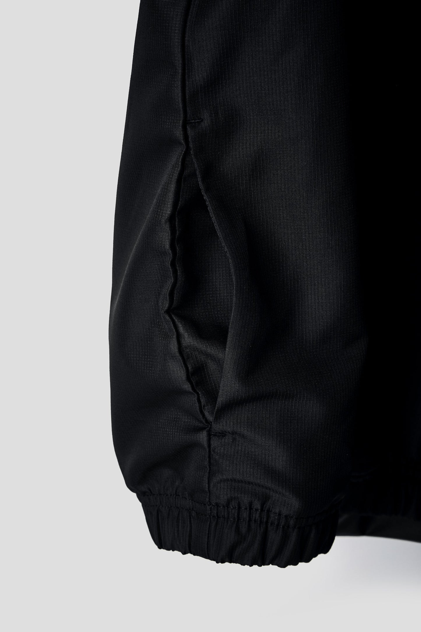 LIQUID PRESTIGE HALF ZIP WINDBREAKER - BLACK - Team Liquid