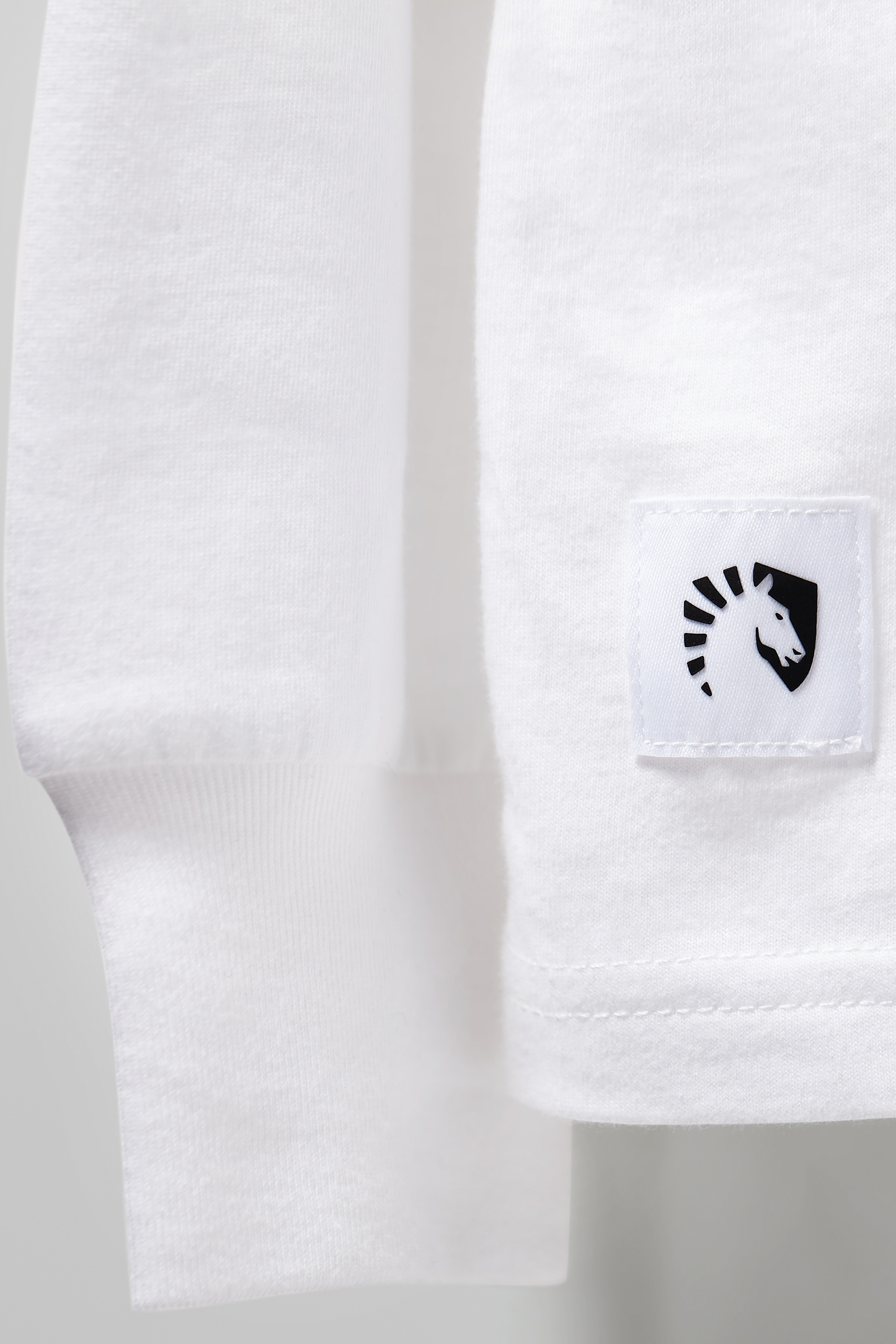 LIQUID CREST LONG SLEEVE TEE - Team Liquid