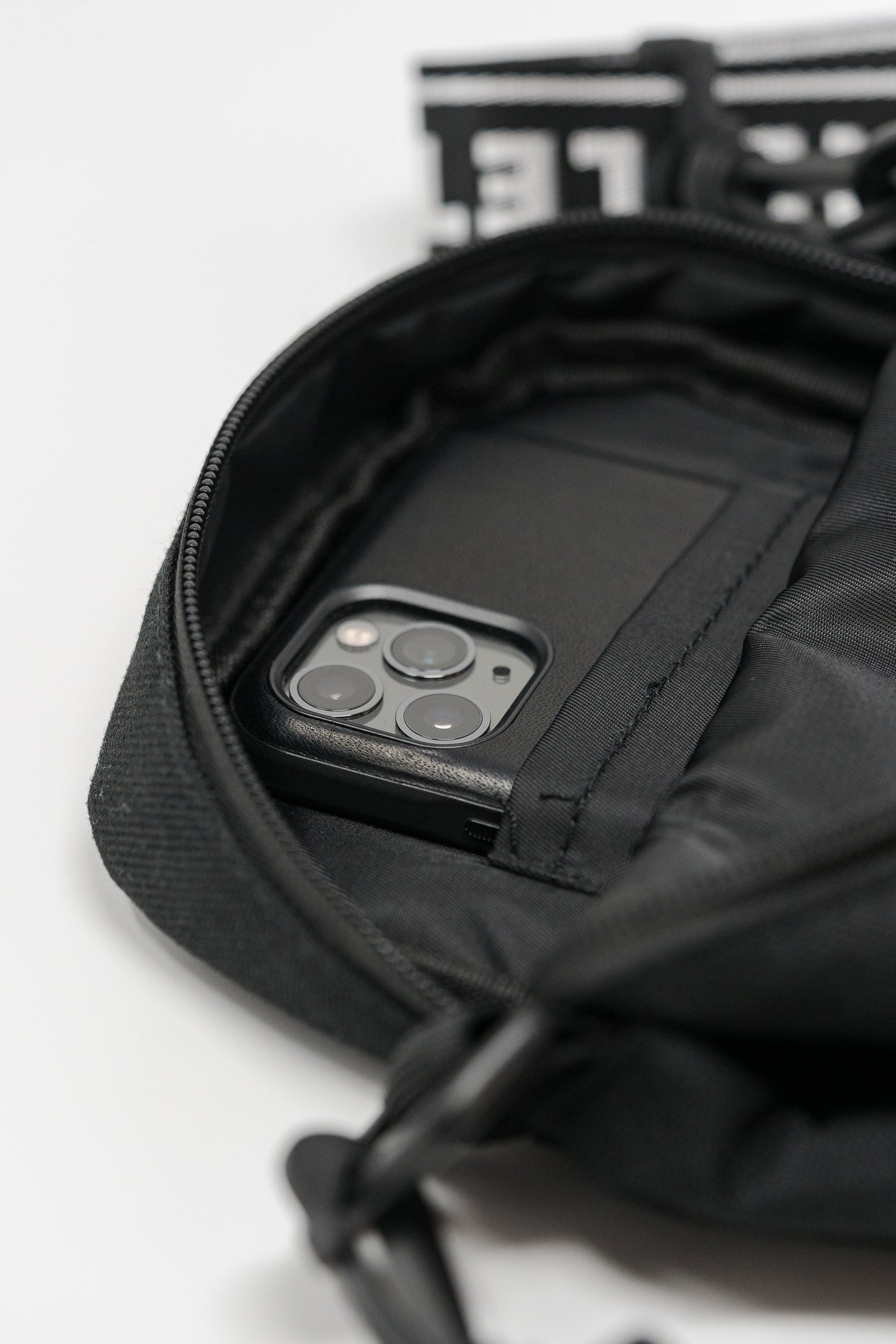 LIQUID CROSSBODY BAG - Team Liquid