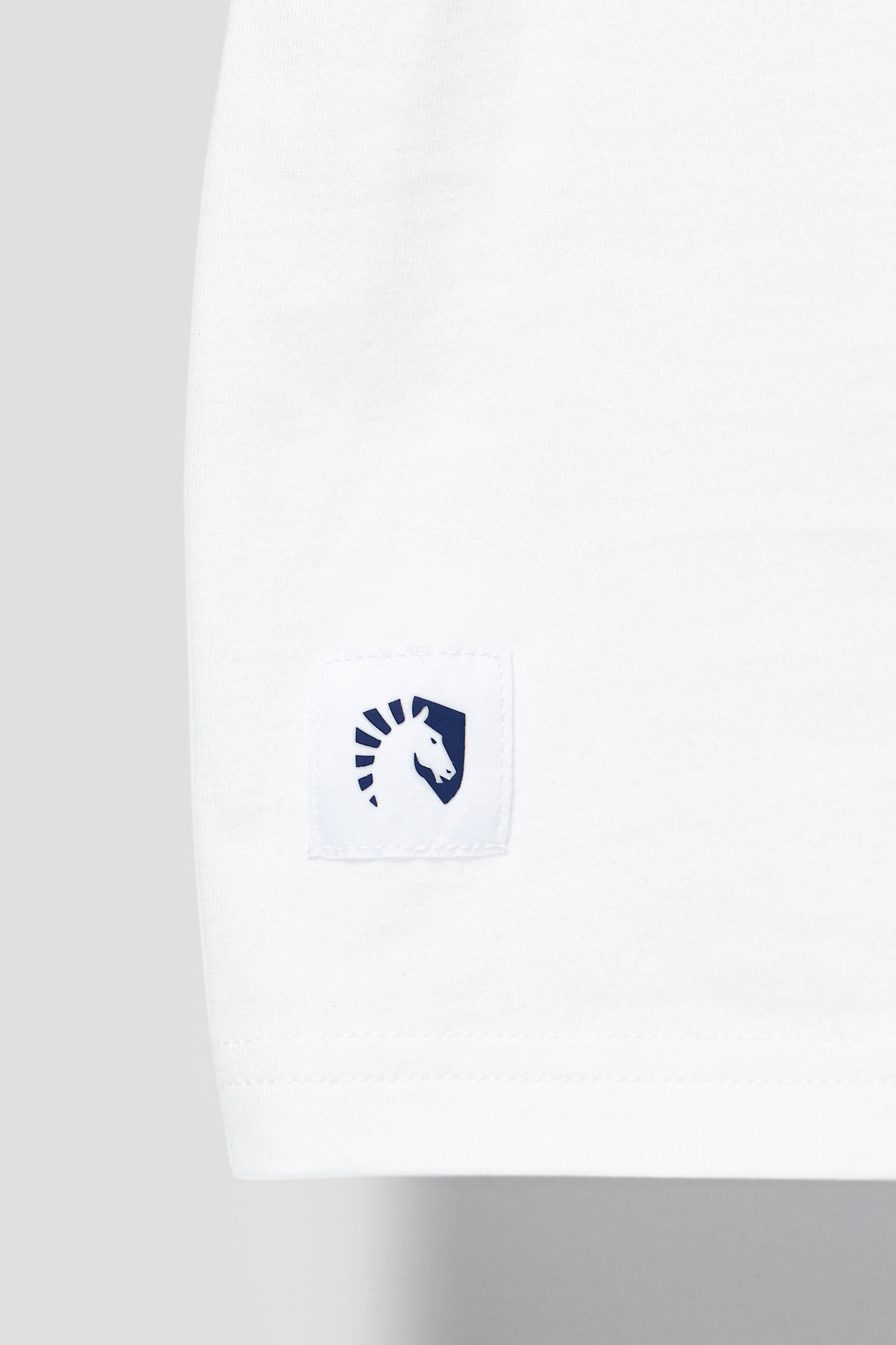 LIQUID HEART CREST SHORT SLEEVE TEE - WHITE - Team Liquid