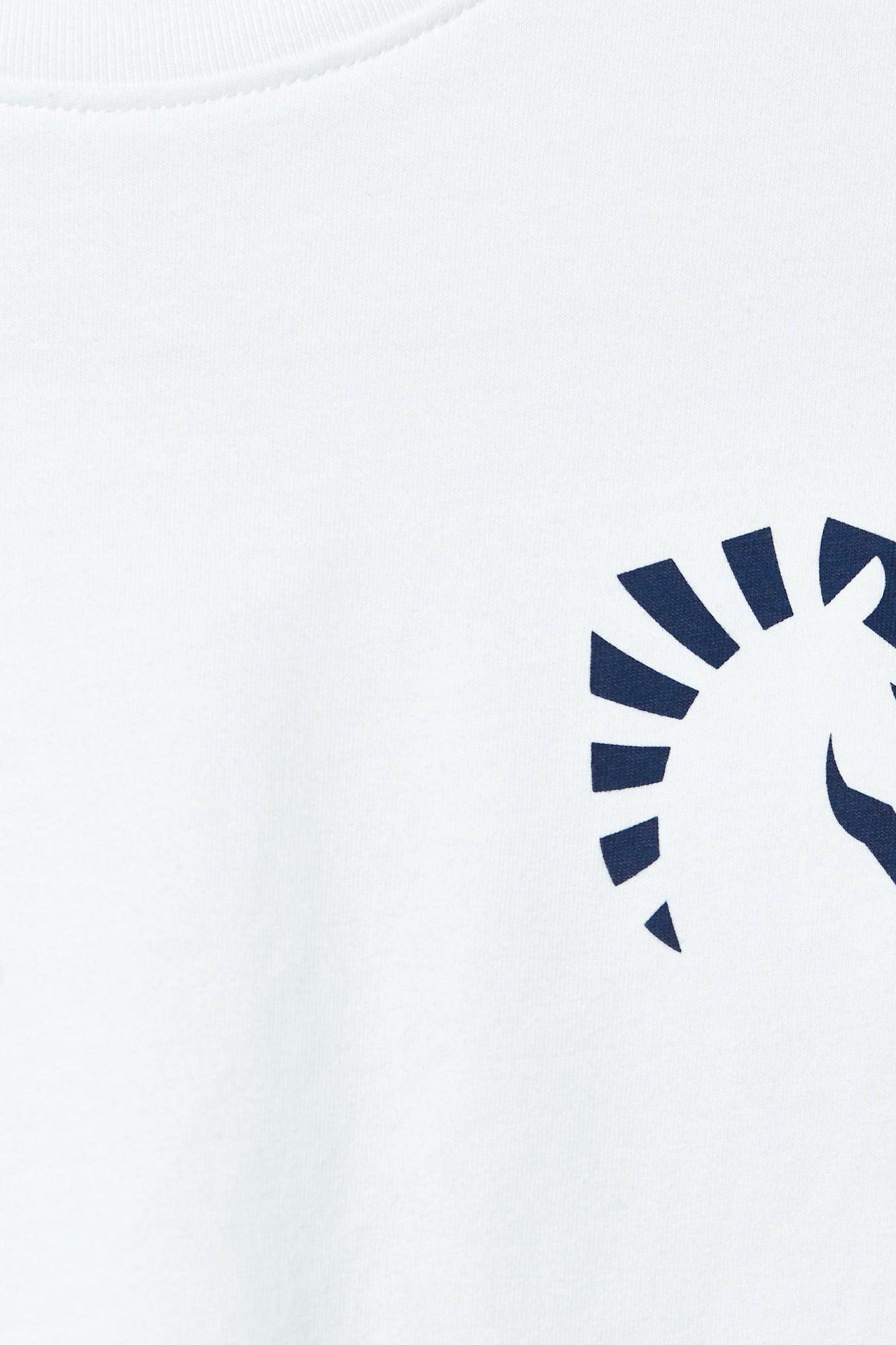 LIQUID HEART CREST SHORT SLEEVE TEE - WHITE - Team Liquid
