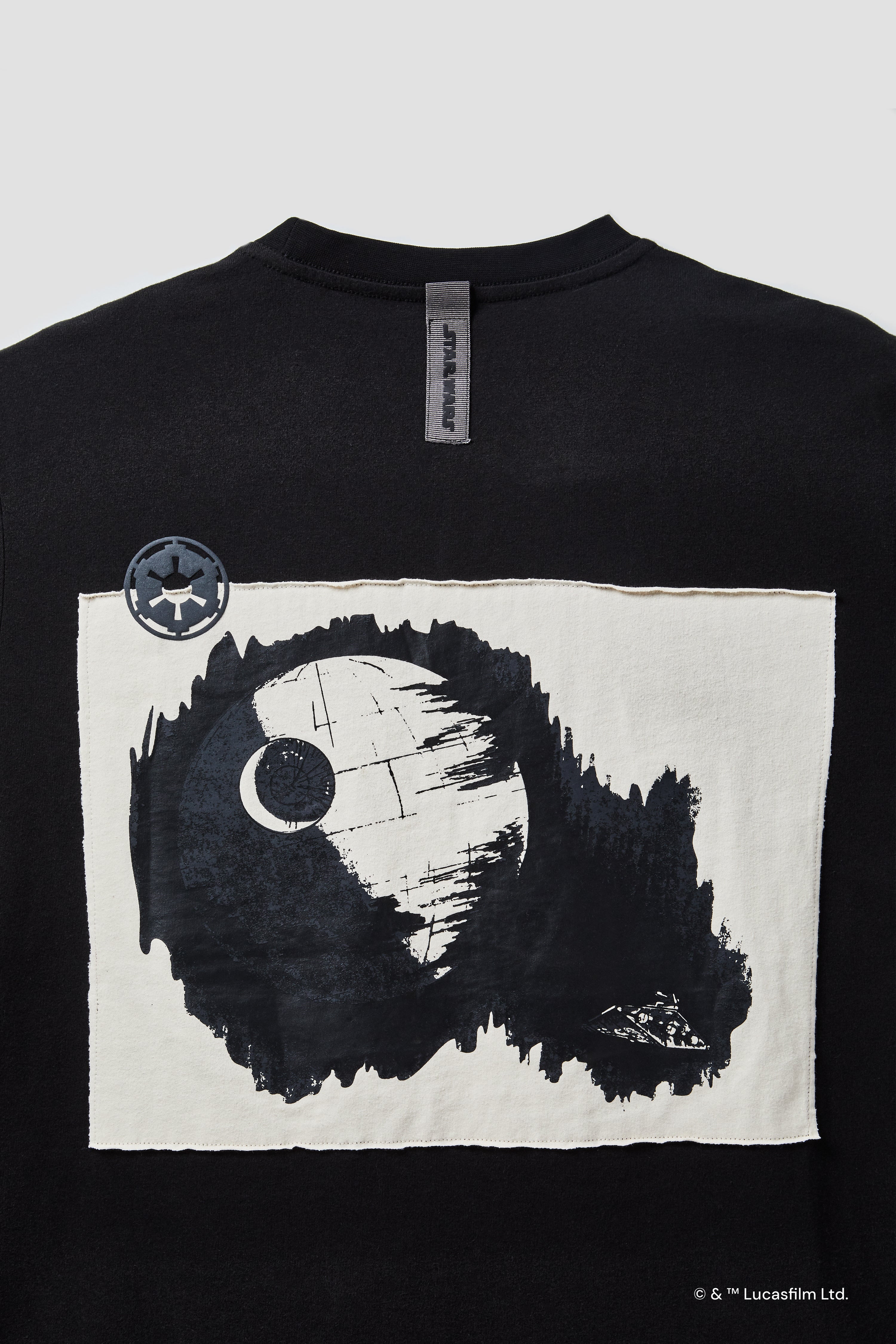 STAR WARS™ | TEAM LIQUID DARTH VADER PATCH ARTWORK TEE STAR WARS™ | TEAM LIQUID DARTH VADER PATCH ARTWORK TEE